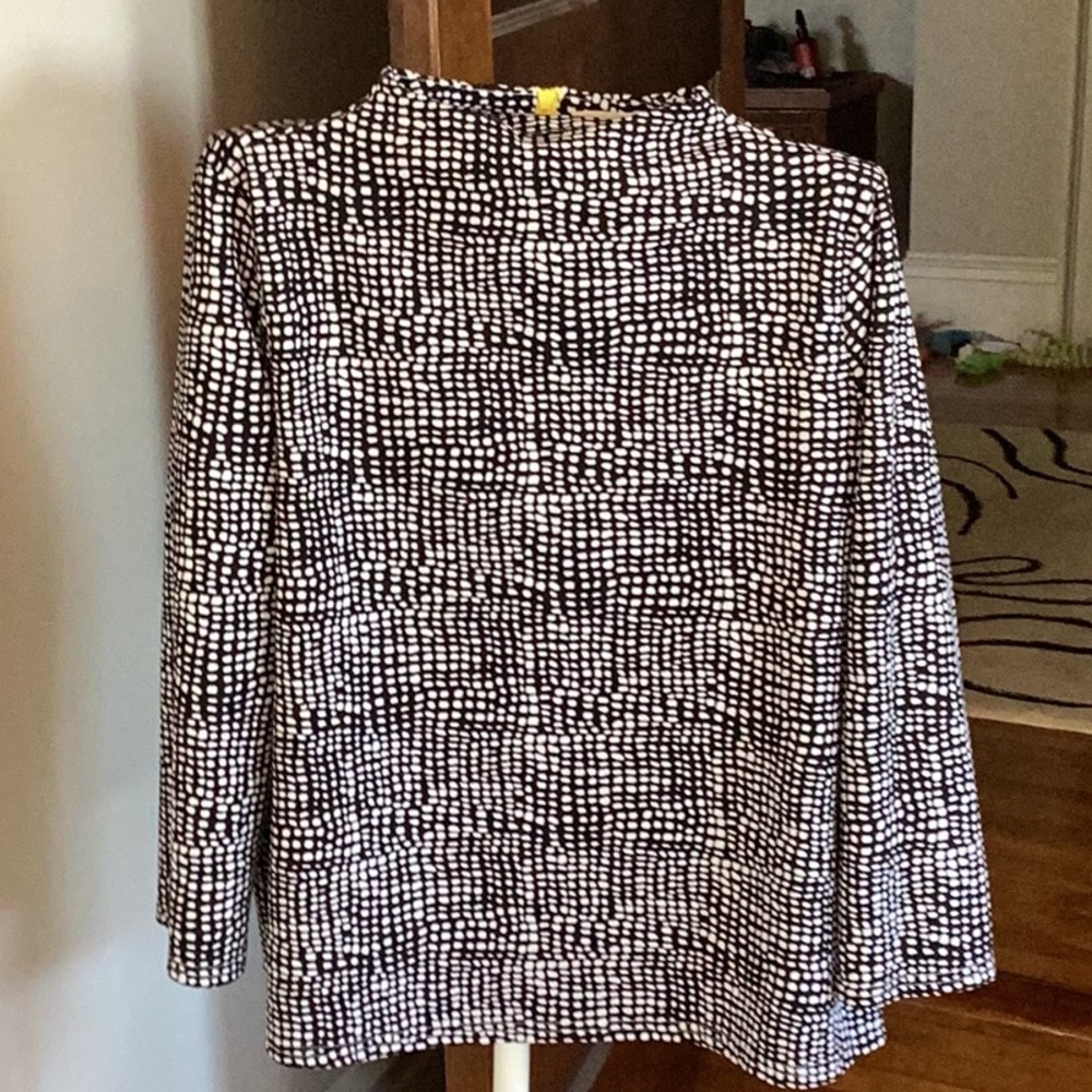 Melloday 3/4 sleeve back zip mock turtleneck‎ top. Worn once